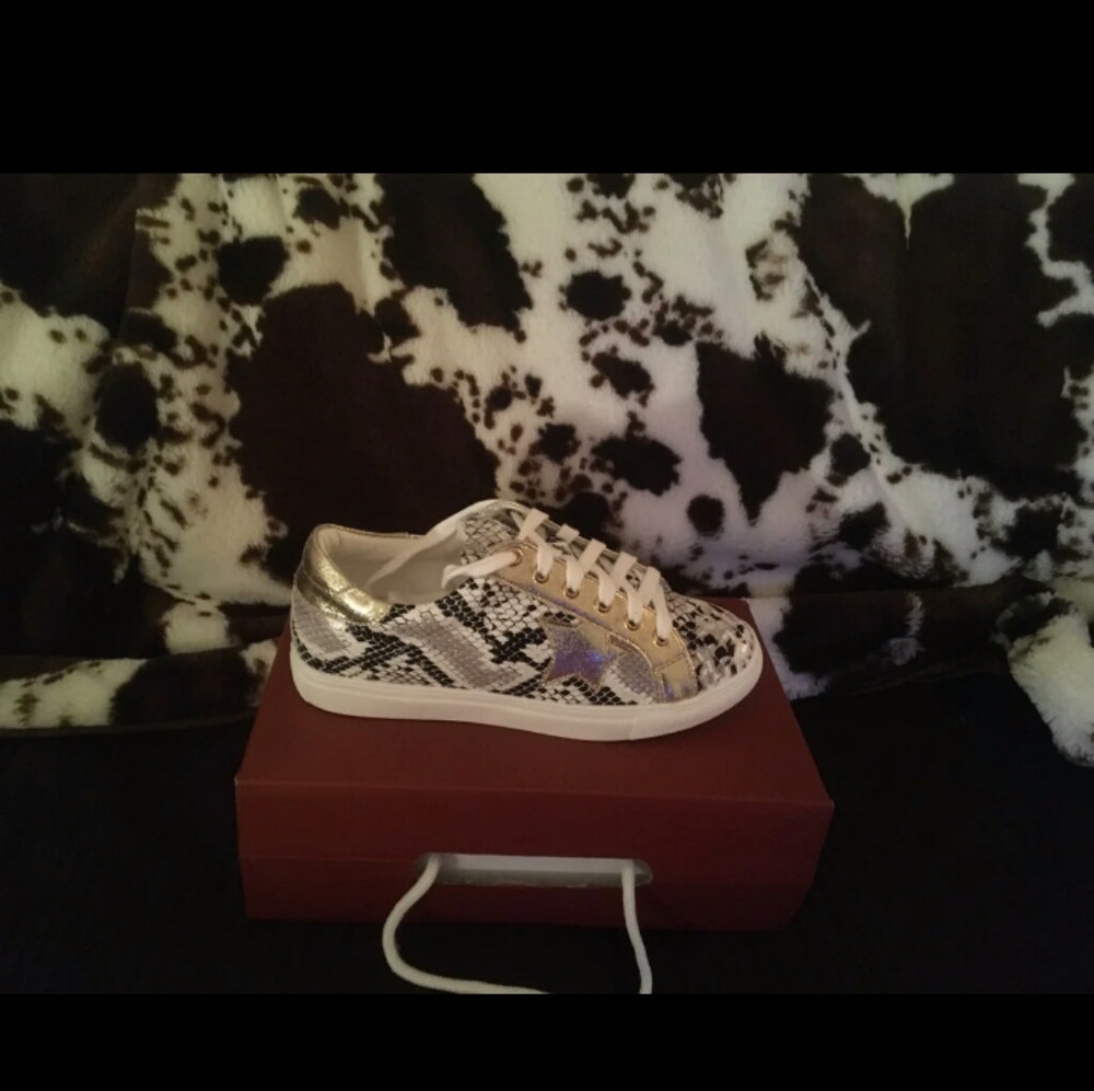 Women's shoes